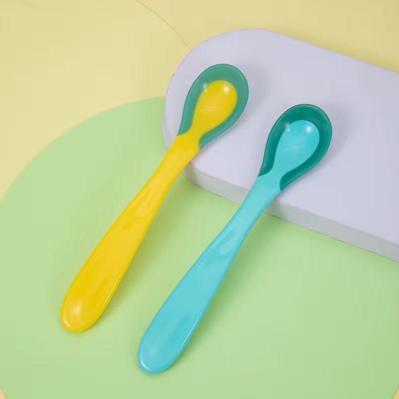 Cuillère Thermosensibles enfants 0 à 3 ans Kit de 2 Cuillères. Bordure souple, détectrice de température.